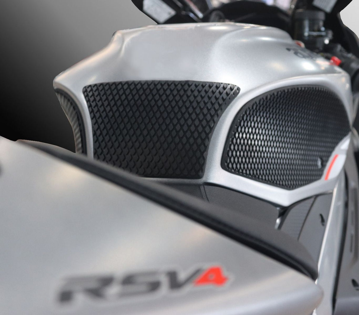 TechSpec Snake Skin Tank Grip Kit – Aprilia RSV4 1100 / RSV4 1100 Factory (2021–2025+)